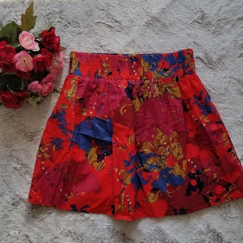 Emmelee Red‎ Skirt Blue Floral Banded Waist Size S
